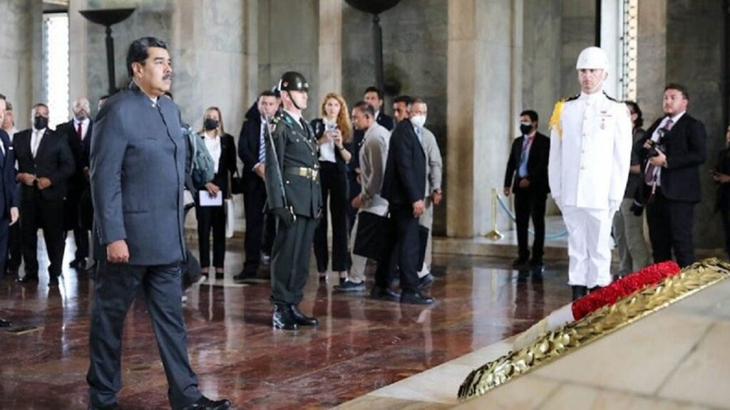 Maduro de gira por Turquía