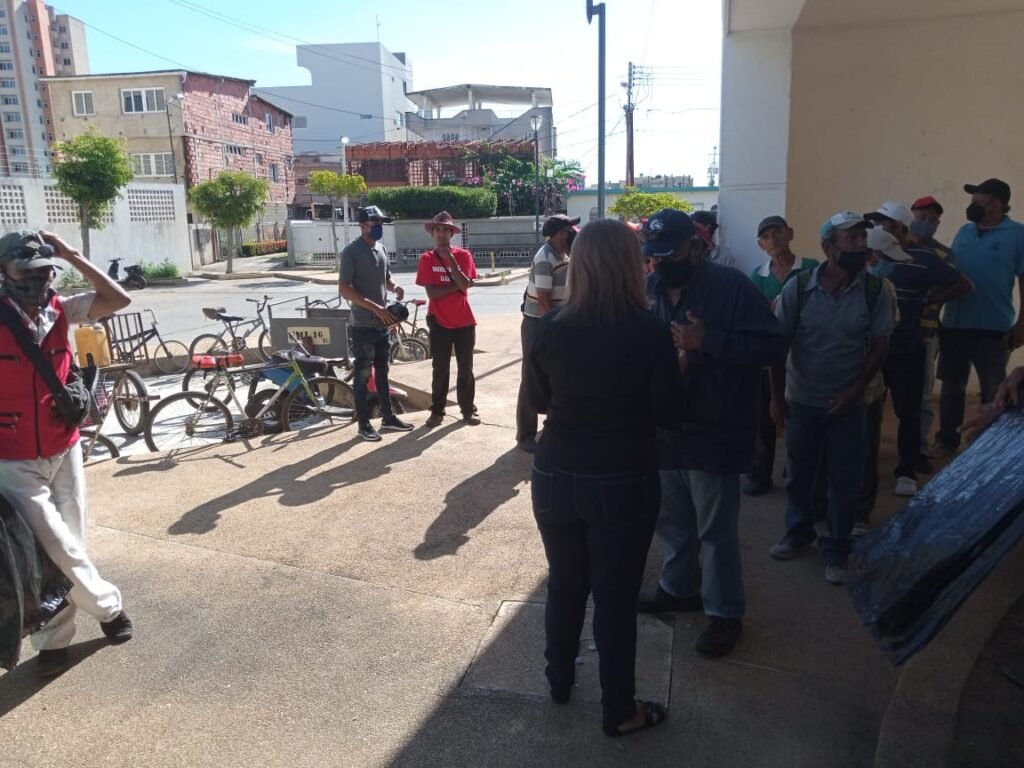 En Lagunillas sancionarán con detención y multas a carretilleros que arrojen basura en la vía