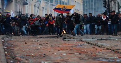 Protestas en las calles de Ecuador suman 5 muertos y más de 200 heridos