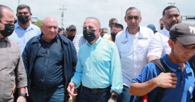 Gobernador Rosales y Alcalde de Cabimas inauguran obras en el sector "El Martillito"