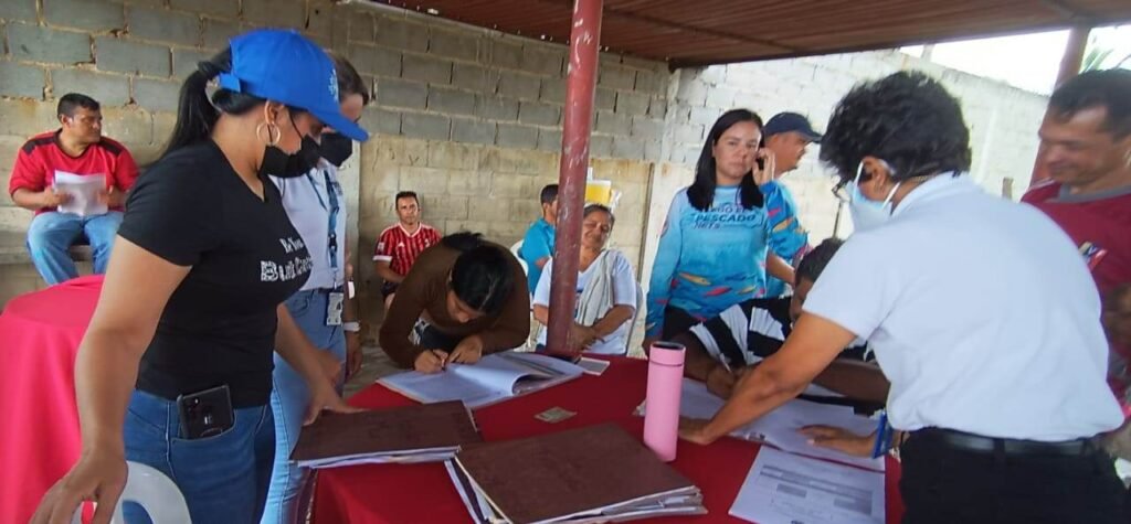 Entregan permisos de matriculación e incorporación de flota a pescadores mirandinos
