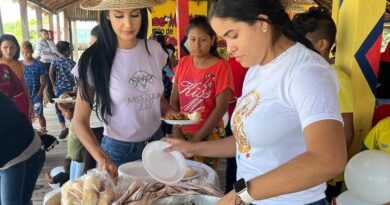 Candidata del Miss Zulia realizó labor social en la Laguna de Sinamaica