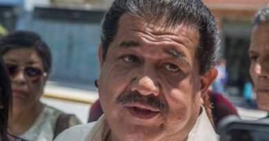 Pablo Zambrano, secretario ejecutivo de la Federación de Trabajadores de la Salud (Fetrasalud), denunció este miércoles que lo despidieron de la Secretaría de Salud de Caracas, violando su fuero sindical.