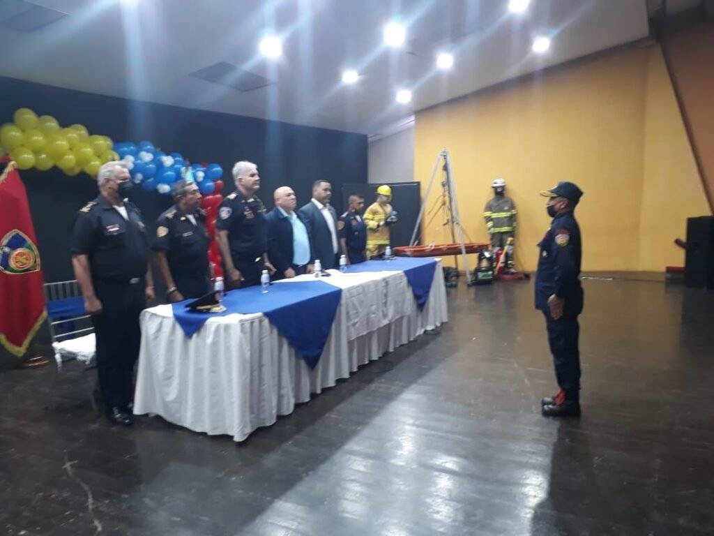 Alcalde Maloouf encabezó acto de ascensos de Bomberos en Cabimas
