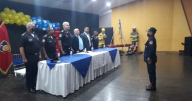 Alcalde Maloouf encabezó acto de ascensos de Bomberos en Cabimas