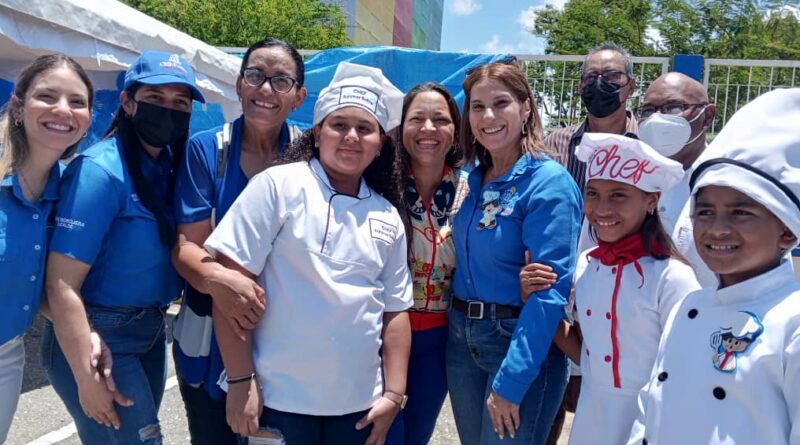 A través del programa "Aprendo y Emprendo" alcaldía de Lagunillas entregó 300 certificados