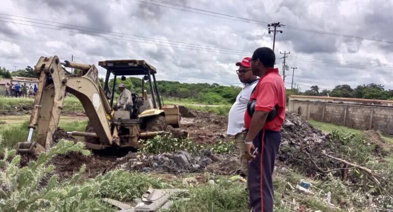 Alcaldía de Miranda impulsa trabajos de cañadas en el sector "El Pozón"