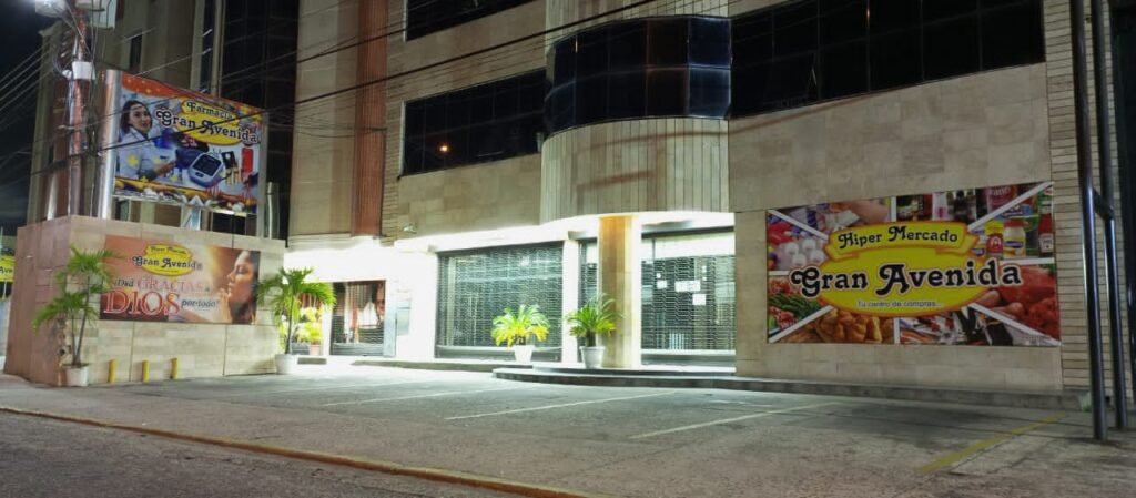 Comunicado del HiperMercado Gran Avenida