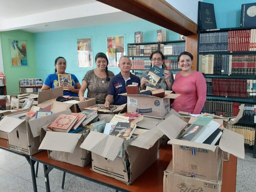 Biblioteca municipal "David Scott" recibió segunda donación de 760 libros
