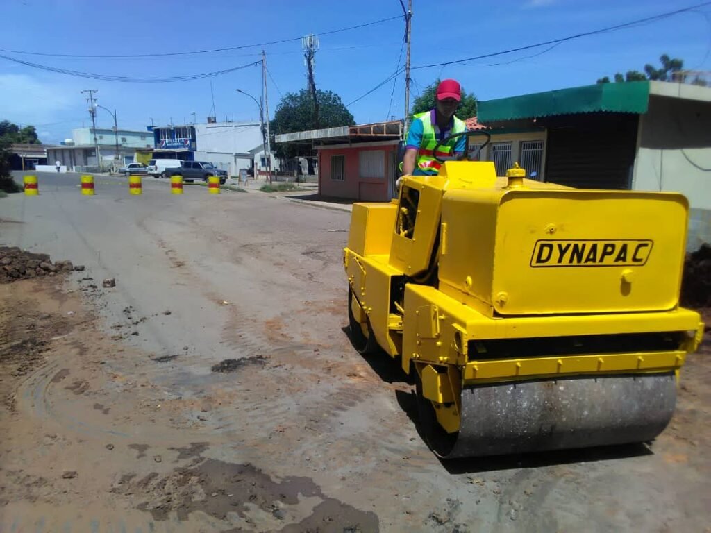 Alcalde Jorge Nava inició trabajos de vialidad en Los Puertos de Altagracia