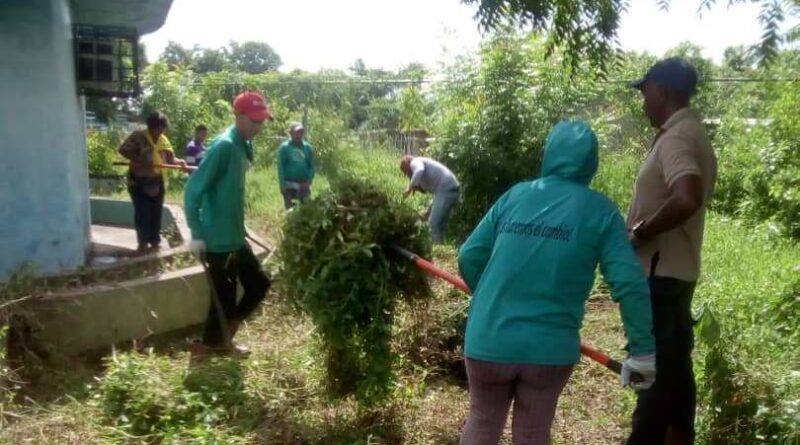 Jefatura Escolar niega a la alcaldía valmorense realizar limpieza de escuelas