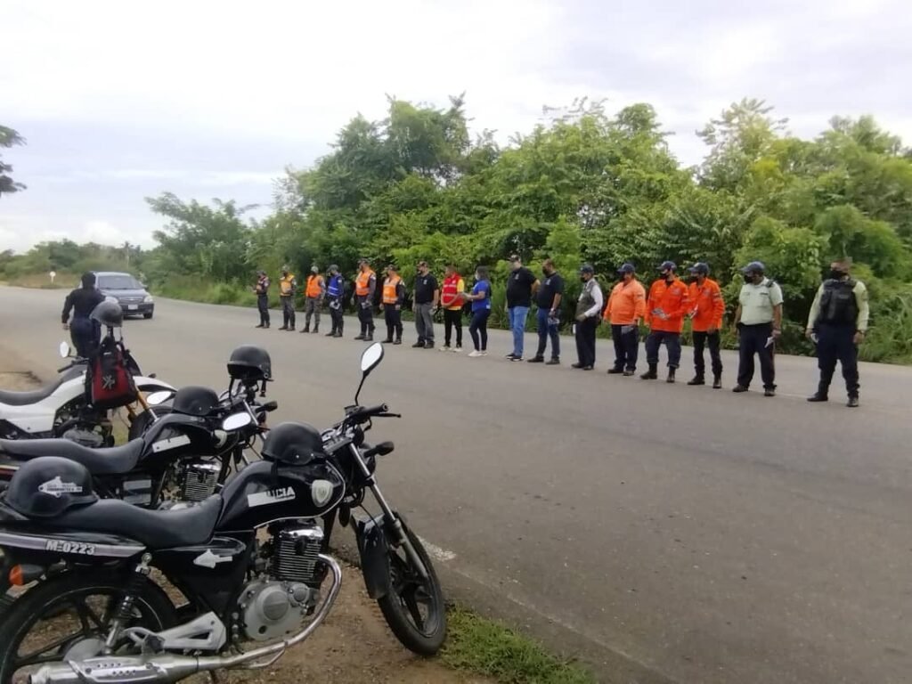 PoliLagunillas participa en la campaña "Prevenir para Vivir" en vía Lara-Zulia