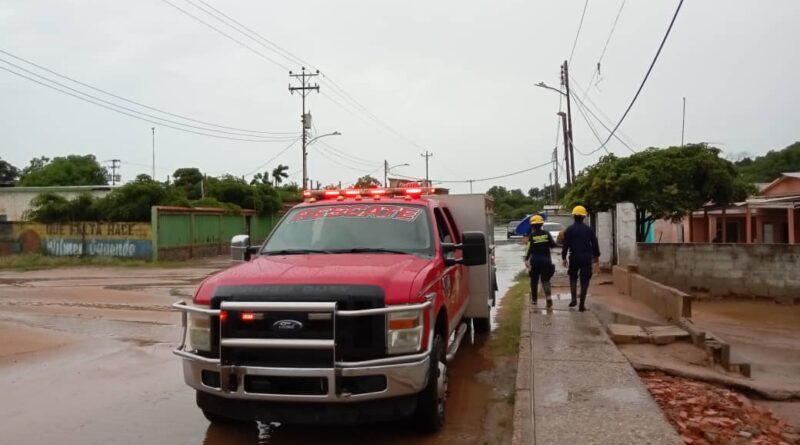 Cuerpos de Seguridad atienden emergencias en Miranda por lluvias