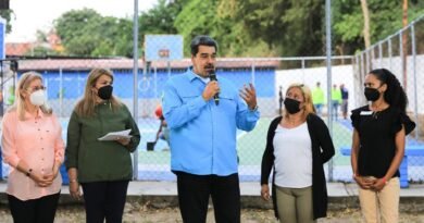 Presidente Maduro instó a recuperar el 100 % de las escuelas y liceos del país