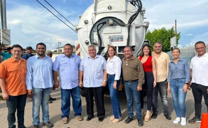 Alcaldía de Lagunillas adquirió un vacuum para mejorar funcionamiento de red de colectores