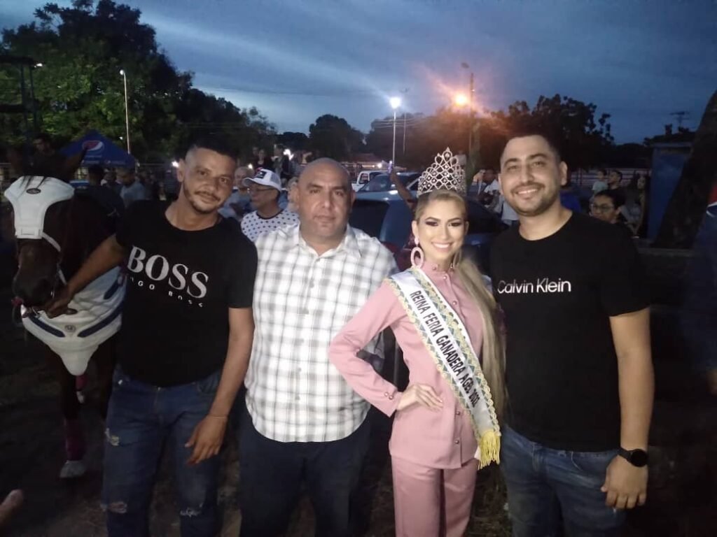 María Fernanda Álvarez coronada reina de la Feria Ganadera AGEL 2022