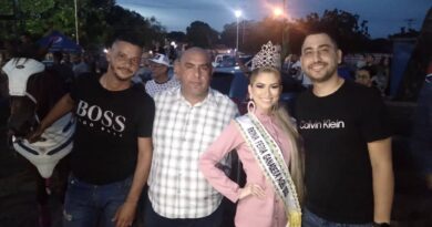 María Fernanda Álvarez coronada reina de la Feria Ganadera AGEL 2022