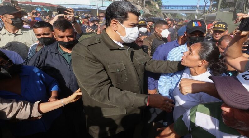 Presidente Maduro: "Tengan la seguridad que vamos a recuperar hasta el último comercio, y la última casa"
