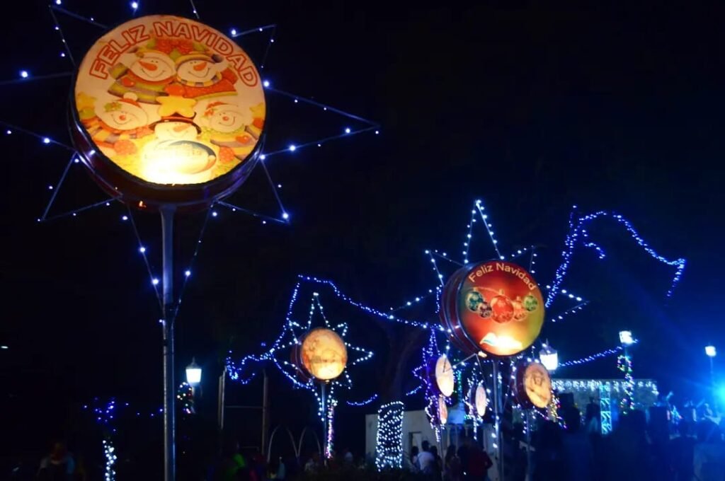 Alcalde Alenis Guerrero encendió la Navidad en Santa Rita 