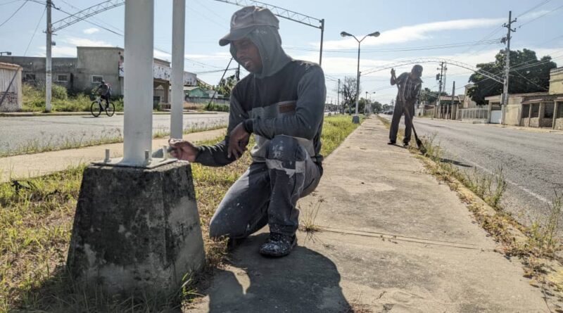 Alcaldía sigue trabajos de limpieza de la Av. Pedro Lucas Urribarrí