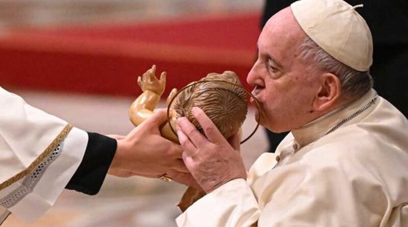 Papa Francisco criticó una humanidad insaciable de dinero, poder y placer