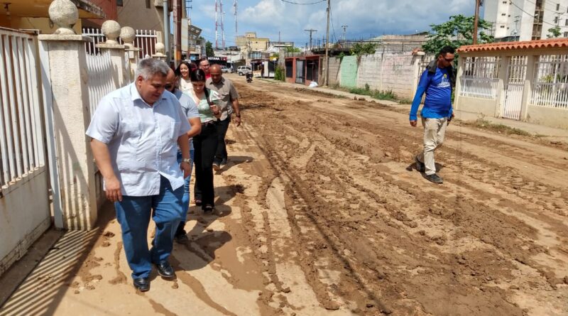 Alcalde Mosquera inspeccionó jornada de adecuación de la calle Bermúdez