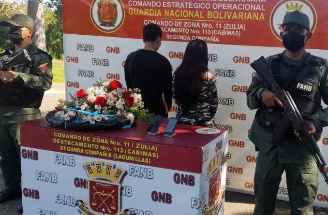 Detenidos por enviar coronas fúnebres a comerciantes para extorsionar. En la COL