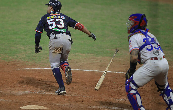 Tigres cortó la racha a Tiburones