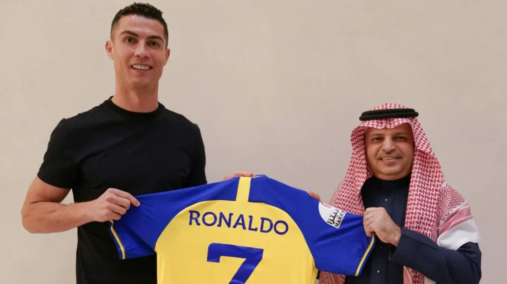 CR7 firmó el contrato más alto en la historia del fútbol