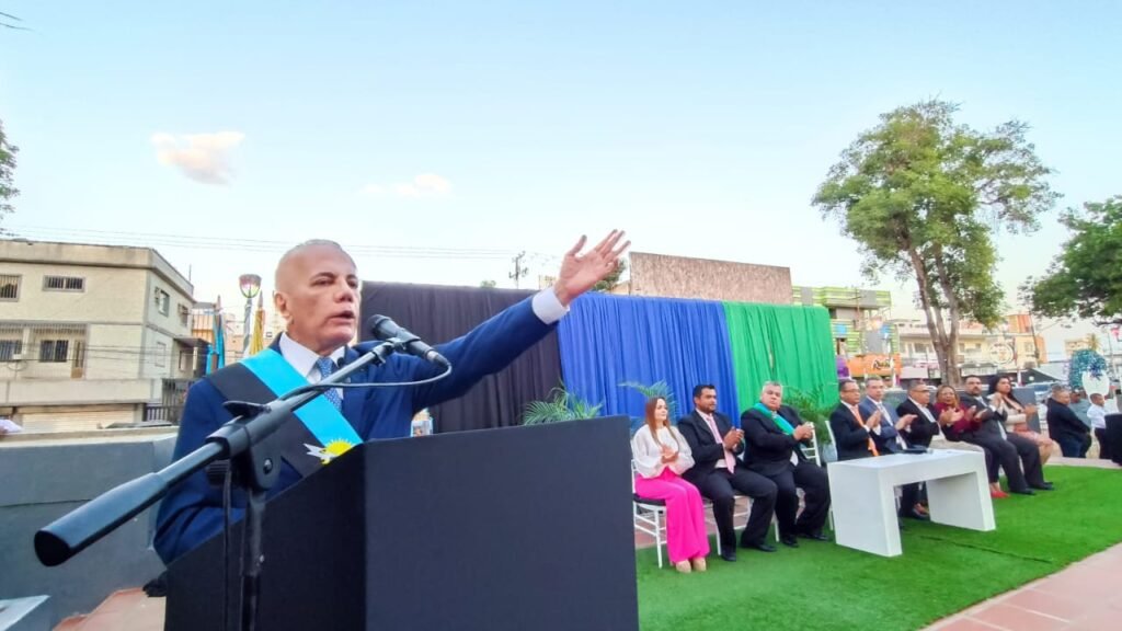 Rosales: "La mejor política es proteger y dar oportunidades a inversionistas y empresarios flexibilizando los tributos"