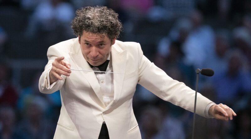 Dudamel es el primer latino en dirigir la Filarmónica de Nueva York