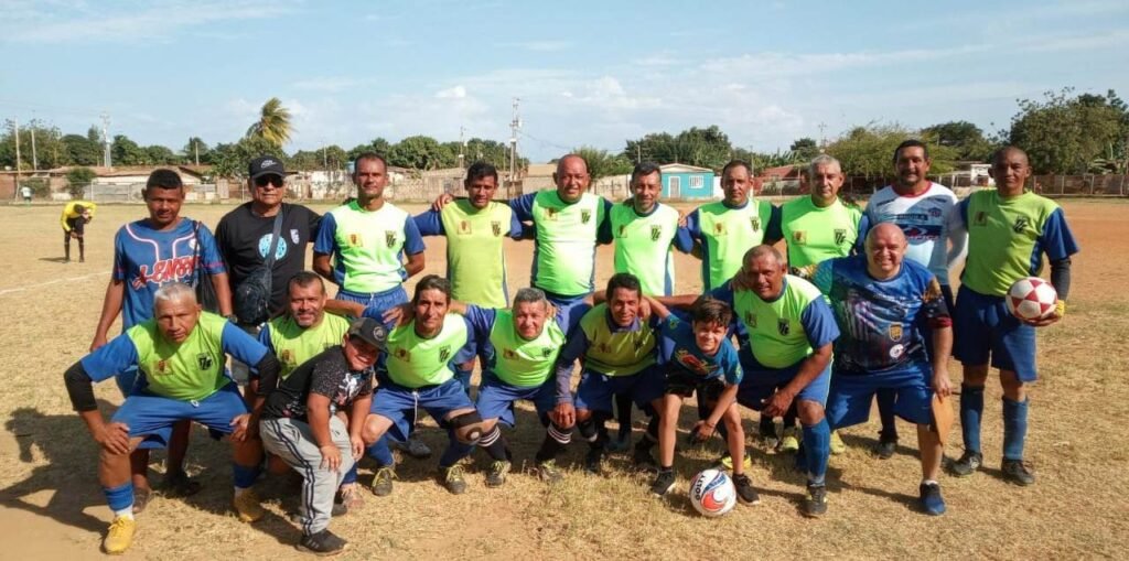 Se reanuda la acción de la Super Liga de Fútbol de Veteranos