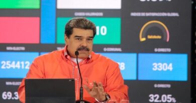 Maduro autorizó entrega de 49 obras y centros de salud