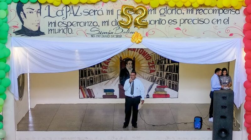 Con música y baile celebraron 52 años del liceo “Francisco A. Zea” en Lagunillas
