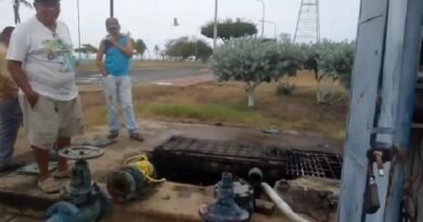 En Cabimas atienden desborde de aguas negras en el Casco Central