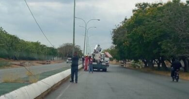 Más de 120 luminarias se han instalado en la Av. Intercomunal en Simón Bolívar