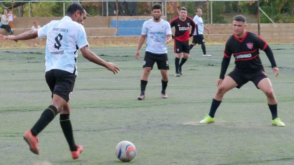 Casa Italia sigue firme y Gallego no afloja afloja en el fútbol