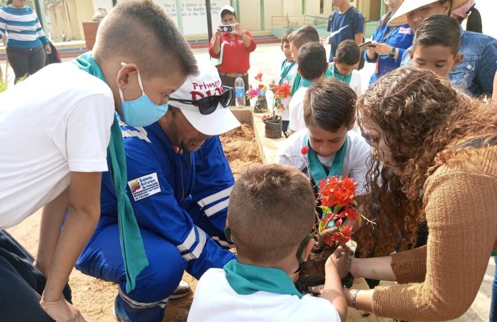 Alcaldía del municipio Miranda ejecuta plan de siembra de árboles