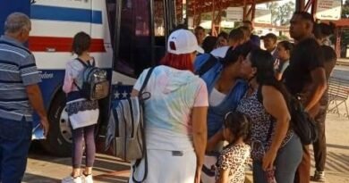 Sigue movilización de pasajeros desde la terminal de Lagunillas