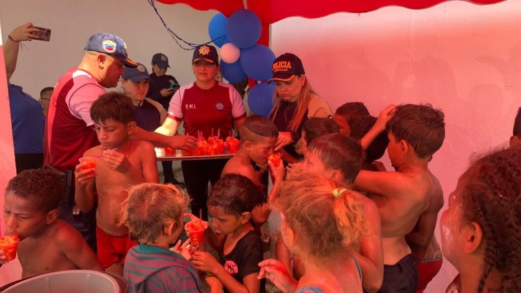 Mas de 40 niños en situación de calle fueron agasajados por Polilagunillas 