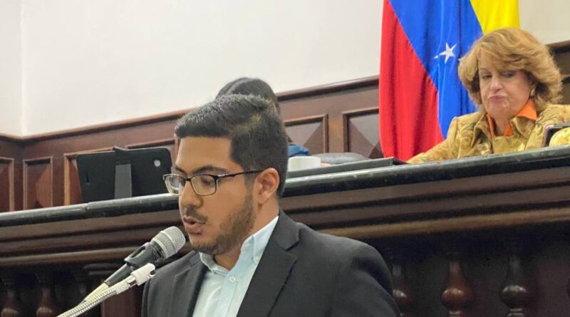 Concejal Jesús Contreras: Más de 3  millones de jóvenes no han podido inscribirse en el REP