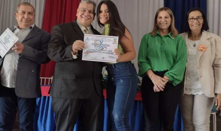 Programa "Aprendo y Emprendo" certificó a 221 nuevas personas en Lagunillas