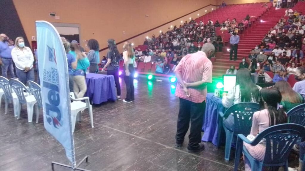 Gobernación llama a seleccionados JEL para que actualicen datos en el sistema