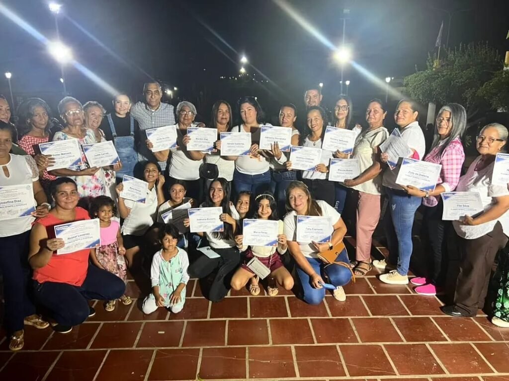 Alcalde de Santa Rita certificó a más de 35 nuevos emprendedores
