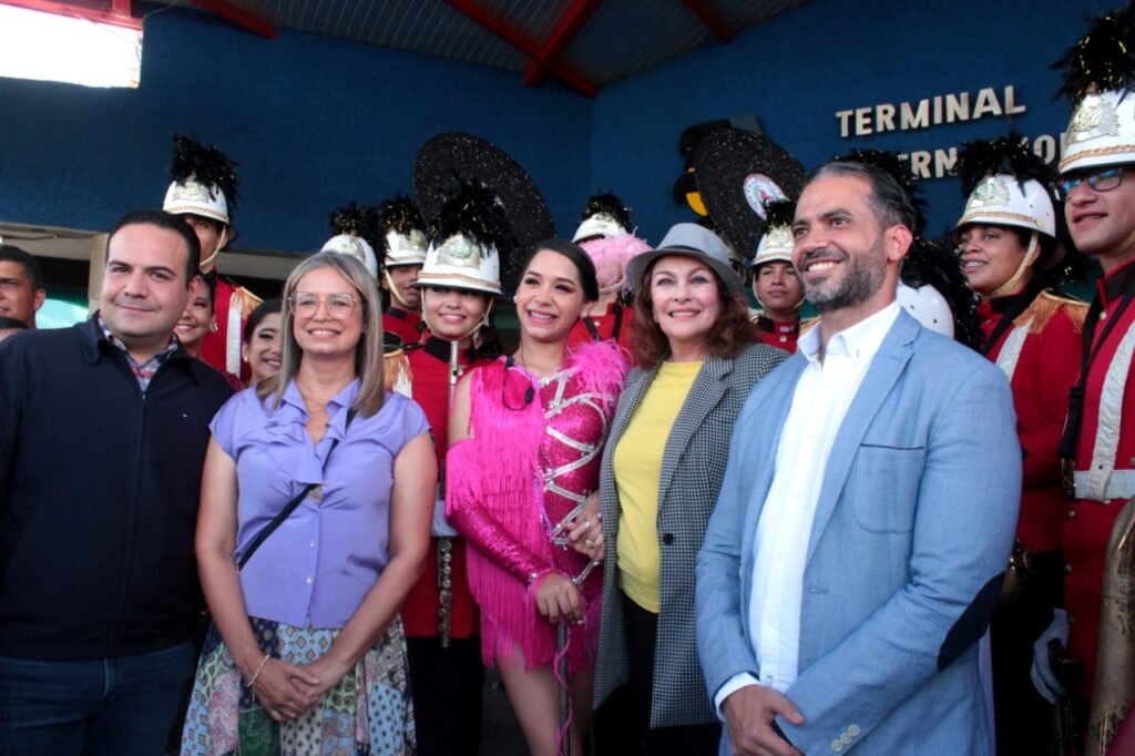 Lupita Ferrer arribó al Zulia para recibir reconocimiento
