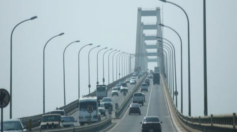 Paso normal este 13- J en el puente sobre el lago. Tras 12 horas de toma