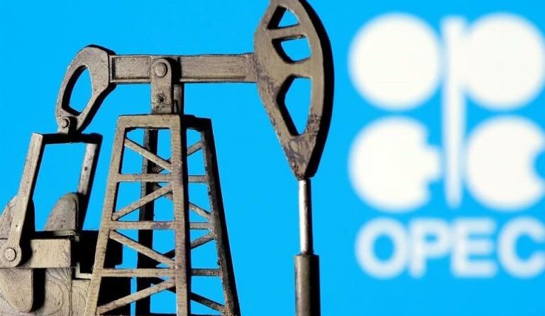 OPEP evaluará este domingo reajustar producción de crudo