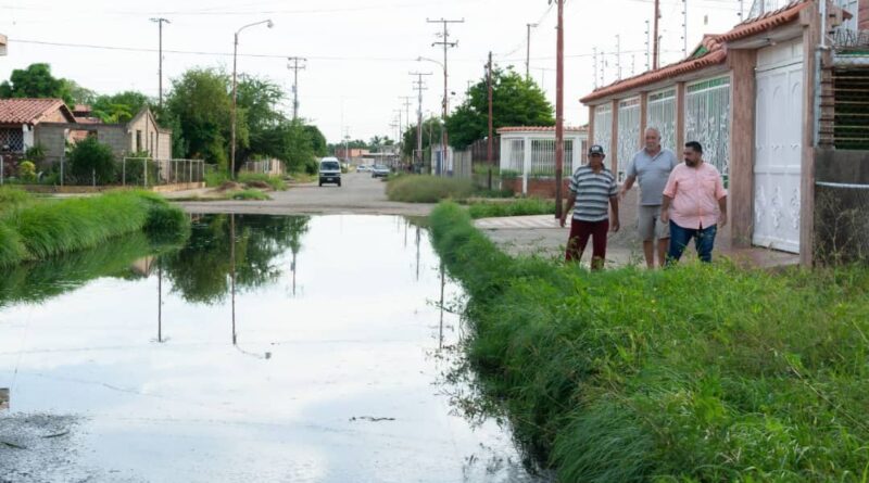 Exhortan a Hidrolago a dar respuesta por colapso red de aguas servidas en Lagunillas