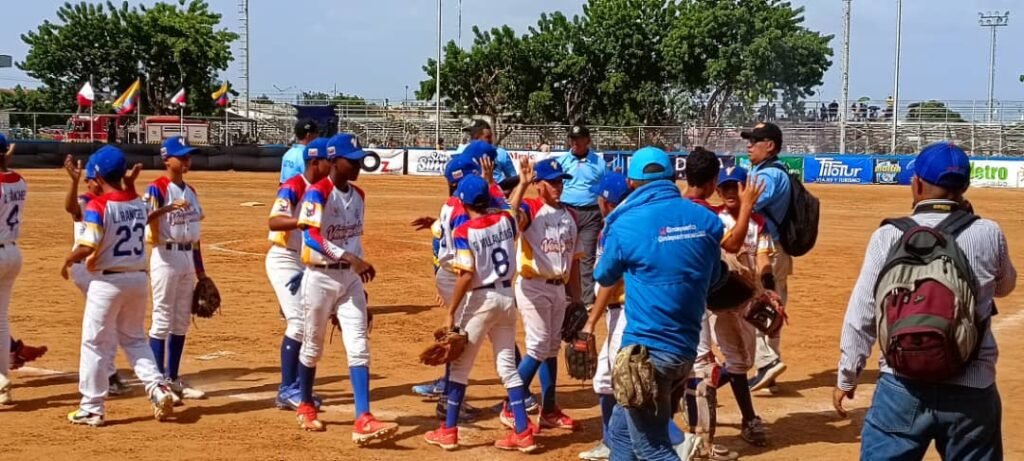 Venezuela A y B jugarán la final del Latinoamericano de Béisbol Infantil