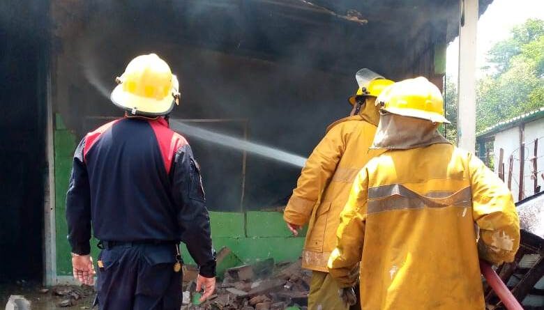 Incendio afectó 4 viviendas en el sector en el municipio Miranda